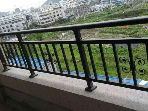 鋅鋼陽(yáng)臺(tái)護(hù)欄