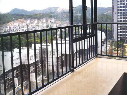 鋅鋼陽(yáng)臺(tái)護(hù)欄